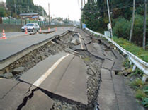 中越地震による道路被害
