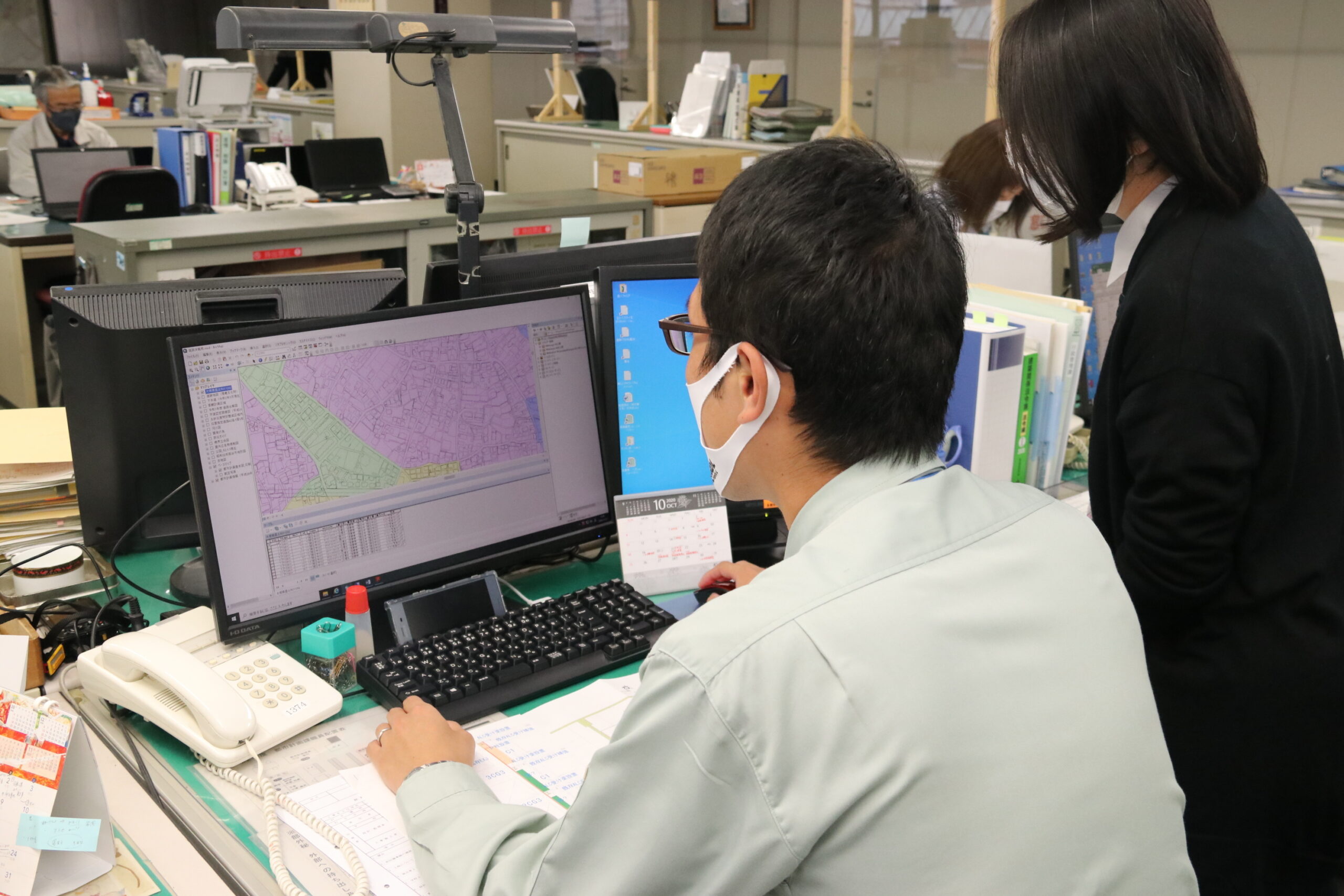 GIS を利用する職員
