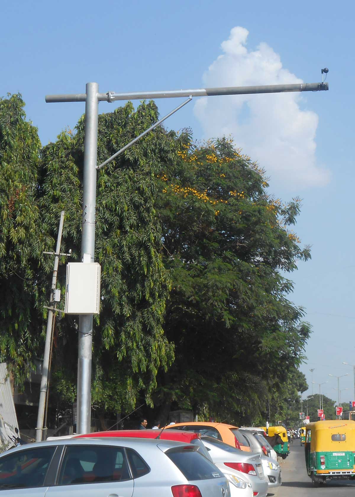 現地に設置した交通モニタカメラ ※出典下記掲載