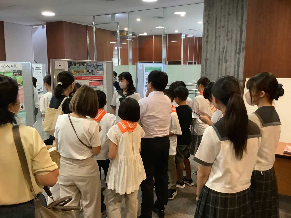 日本学術会議でのポスター発表の様子