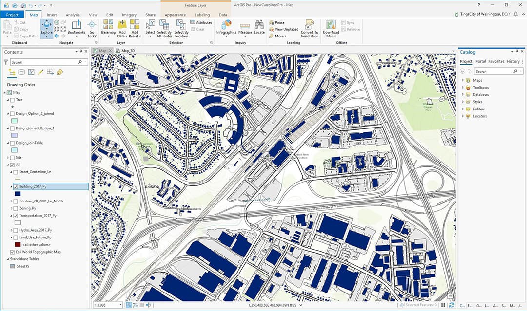 ArcGIS Pro でベースマップを作成し、既存の建物フットプリント、標高、都市計画、土地利用、交通ネットワークなどを含めることで、プロジェクトの背景を提示