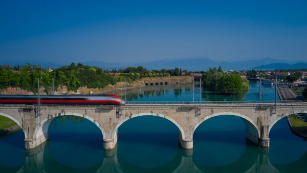 BIM/GIS活用で高架橋建設における計画と監視の効率化を実現