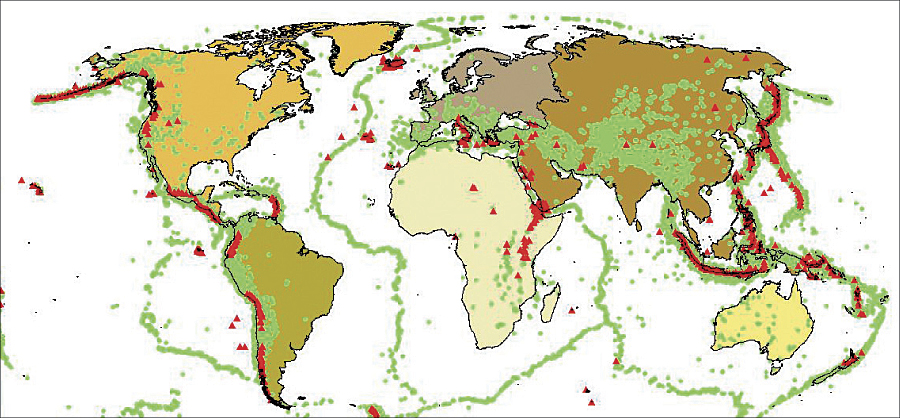 生徒達が作成した世界の火山と地震の地図