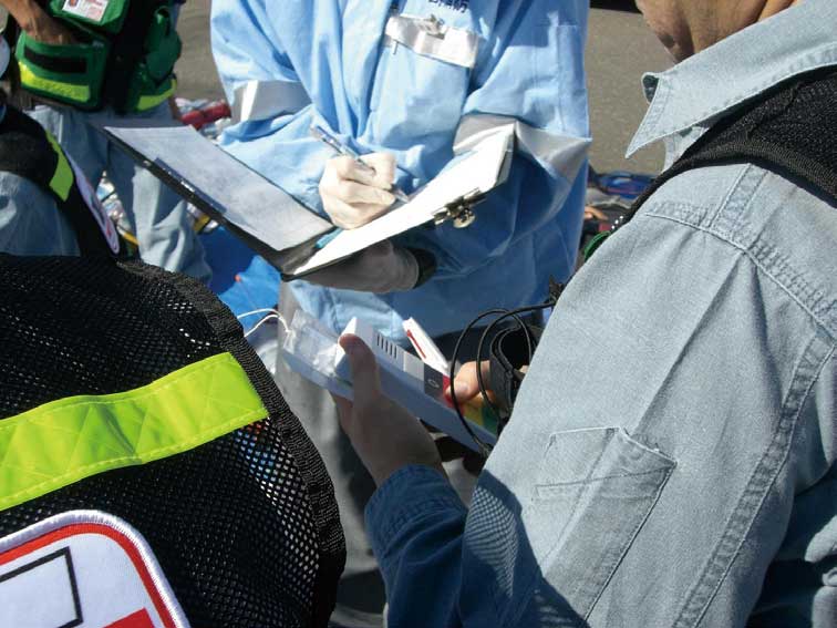 図1　専用端末からの情報送信