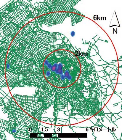 小児科医療機関のカーネル密度(左)