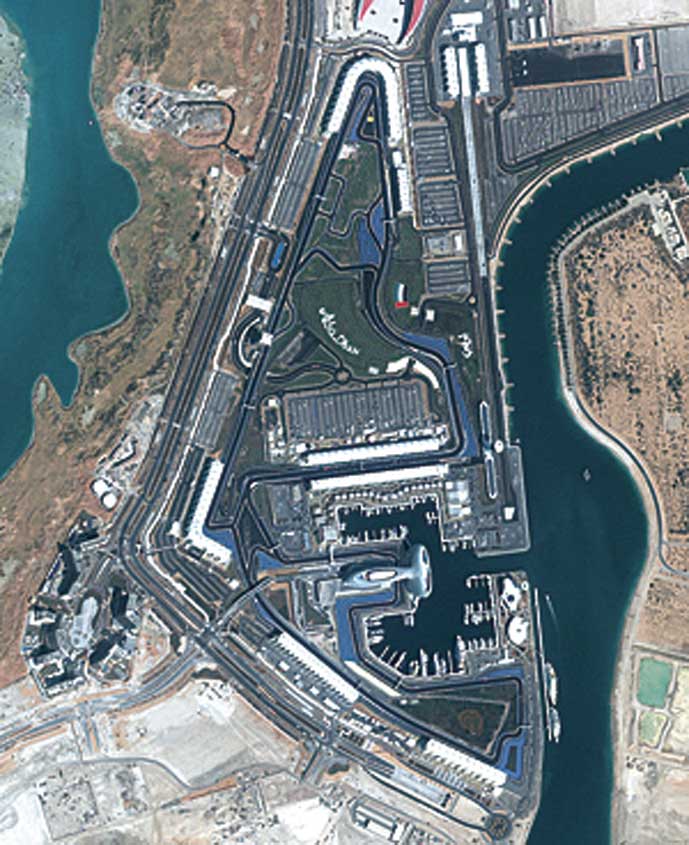 ヤス島の衛星画像、2009年IKONOS 1m解像度(Space Reconnaissance Center提供)
