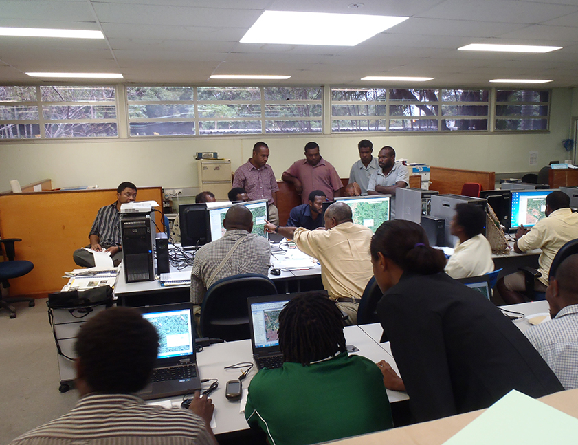 森林モニタリング研修の様子