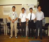 左から 浅田 儀博 教諭(平野中学校) 山田 周二 助教授（大阪教育大学） 北浦 雅生 氏（大阪教育大学大学院） 井寄 芳春 教諭（平野中学校）