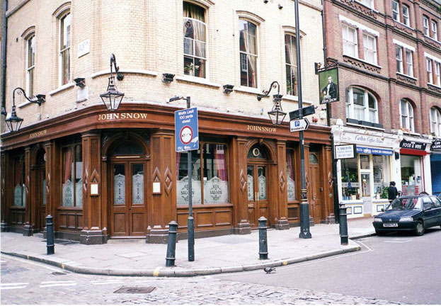 J.Snowがコレラの流行を地理情報を
用いて解明した汚染水道ポンプ跡