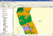 植物群落の分布図と登山道を
重ね合わせたところ。登山道
データと植生の特徴との関係
を検討することができる。