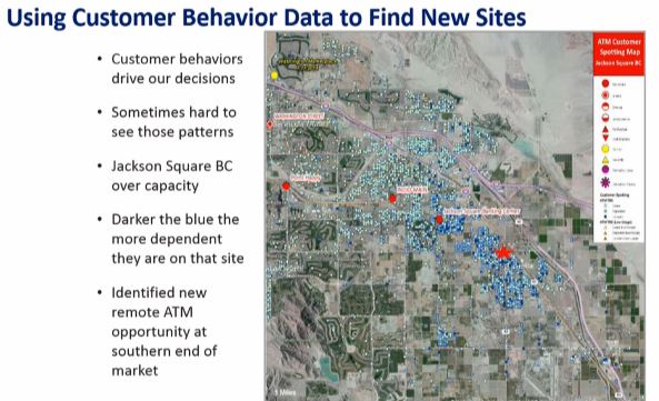 水色ドット：顧客の分布　　青いドット：ジャクソンスクエアで半数の取引を行っている顧客　紺色ドット：ジャクソンスクエアのみを利用している顧客　　赤い星マーク：ジャクソンスクエア