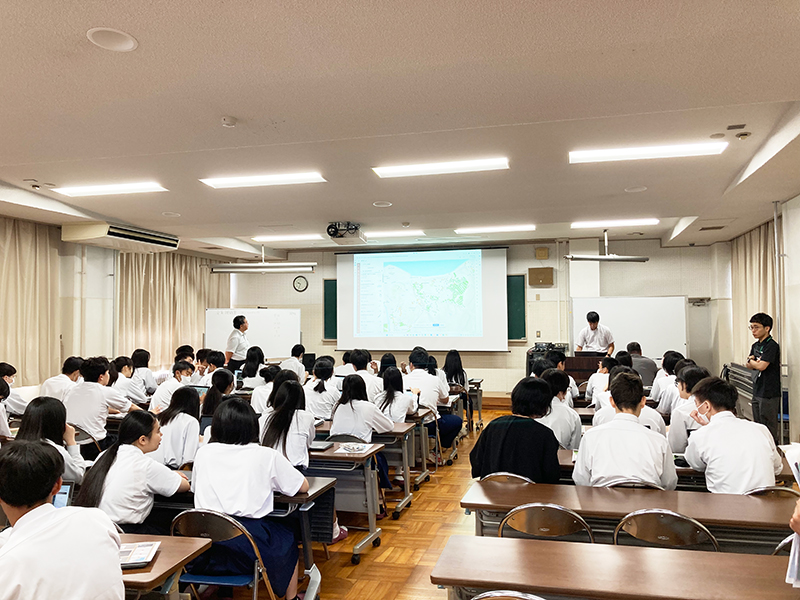 教室とフィールドをつなぐ GIS 活用